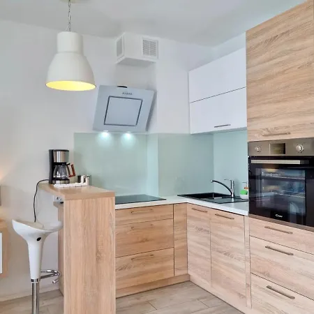 아파트 Visit Baltic - Kwartal Rozy Wiatrow 2 Sypialnie Parking Inclusive Sk28 슈비노우이스쳬