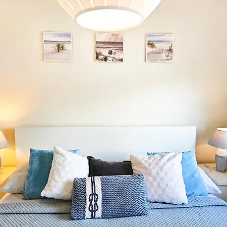 아파트 Visit Baltic - Kwartal Rozy Wiatrow 2 Sypialnie Parking Inclusive Sk28 슈비노우이스쳬